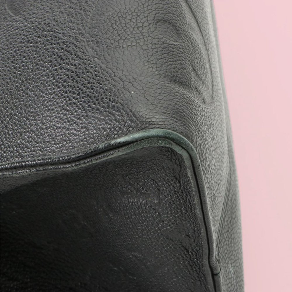 Louis Vuitton OnTheGo GM Tote in Monogram Giant Empreinte Leather - Picture 8 of 13